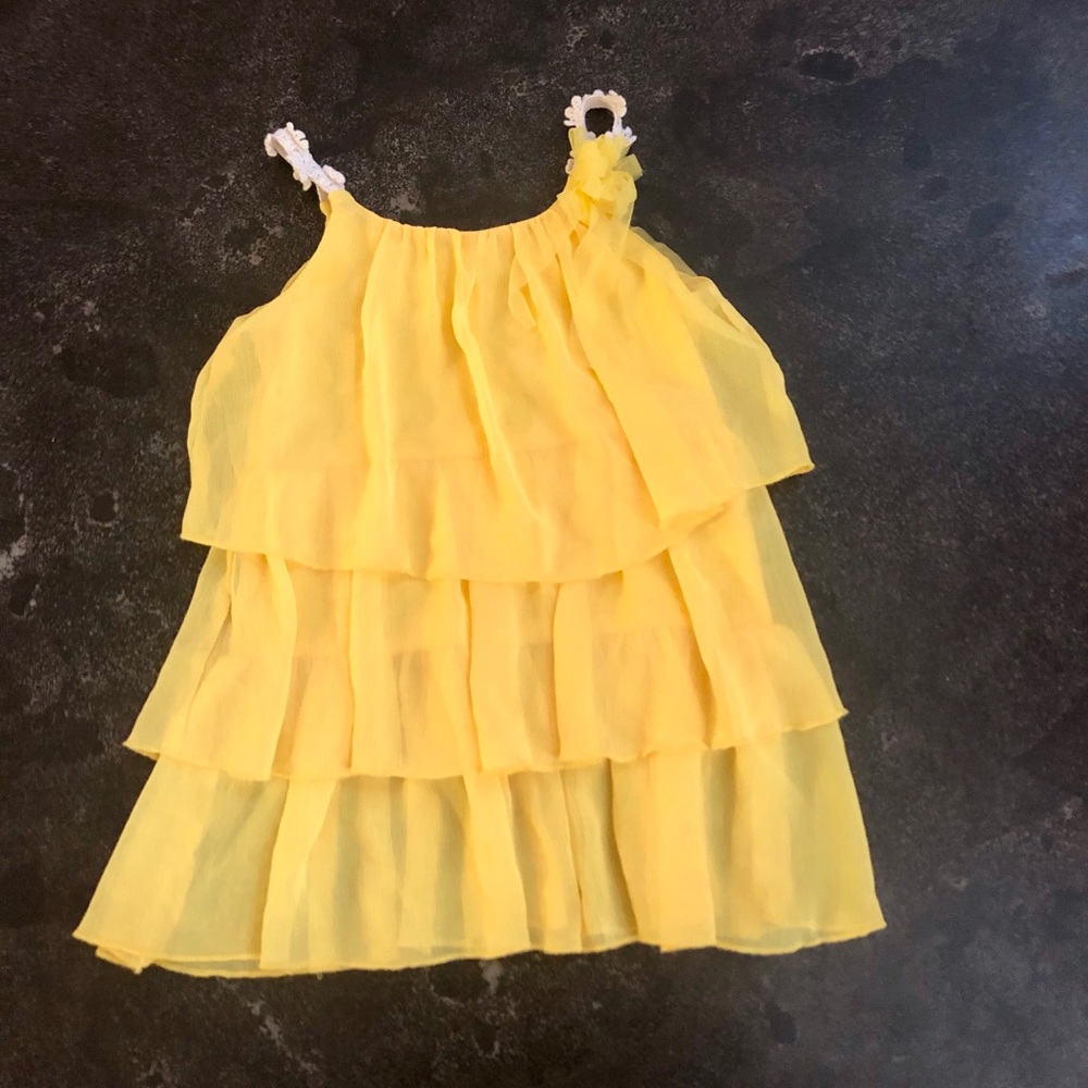 Yellow sleeveless top by D’Signed - size small